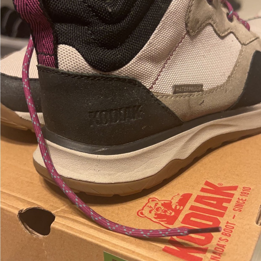 Hiking Shoes - image 4